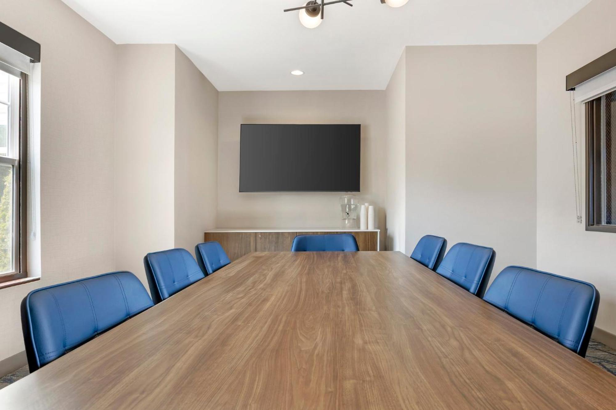 Holiday Inn Express Hotel & Suites Astoria By Ihg Exterior foto