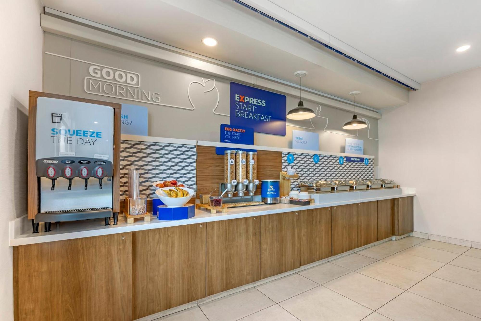 Holiday Inn Express Hotel & Suites Astoria By Ihg Exterior foto