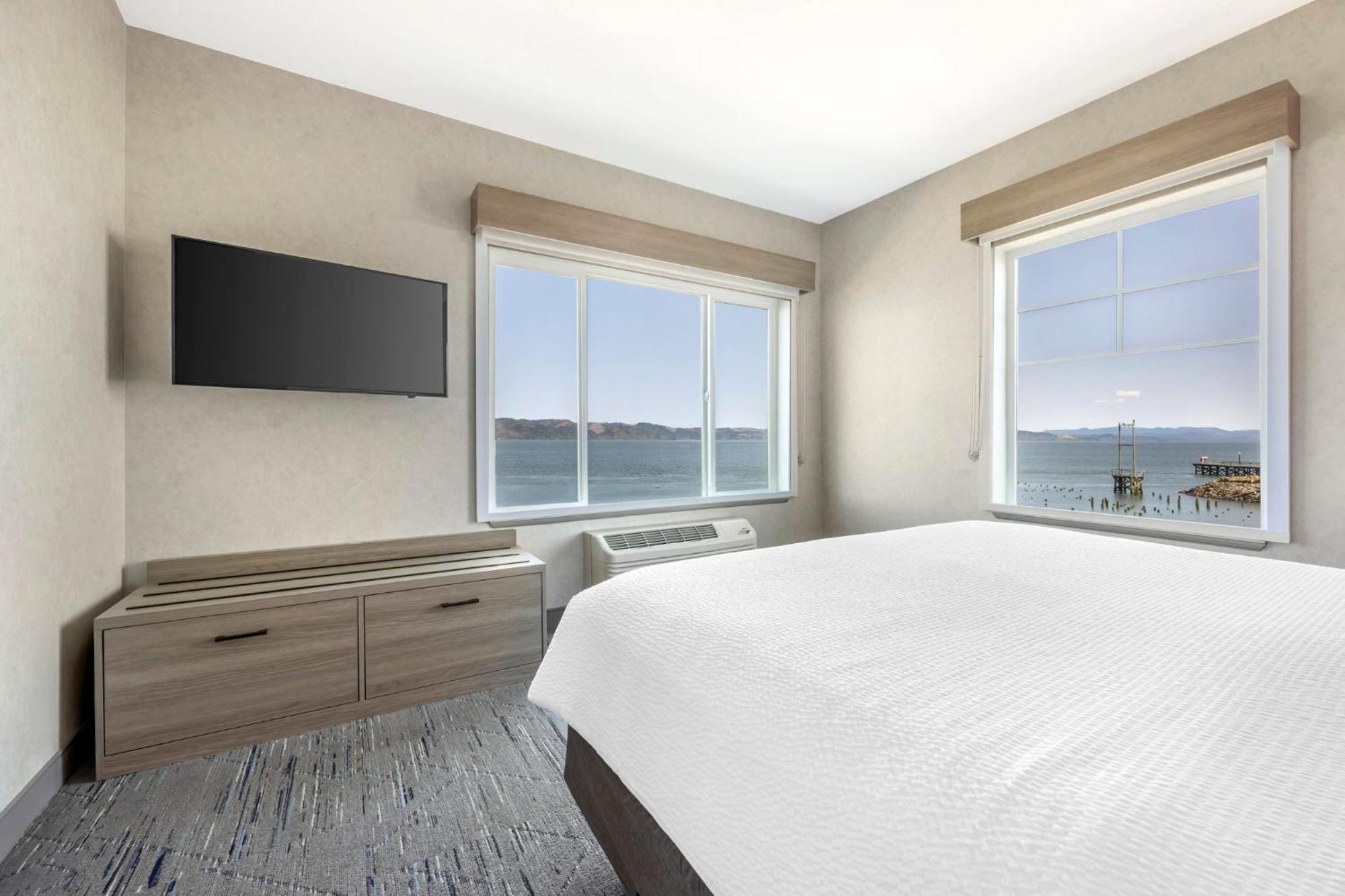 Holiday Inn Express Hotel & Suites Astoria By Ihg Exterior foto