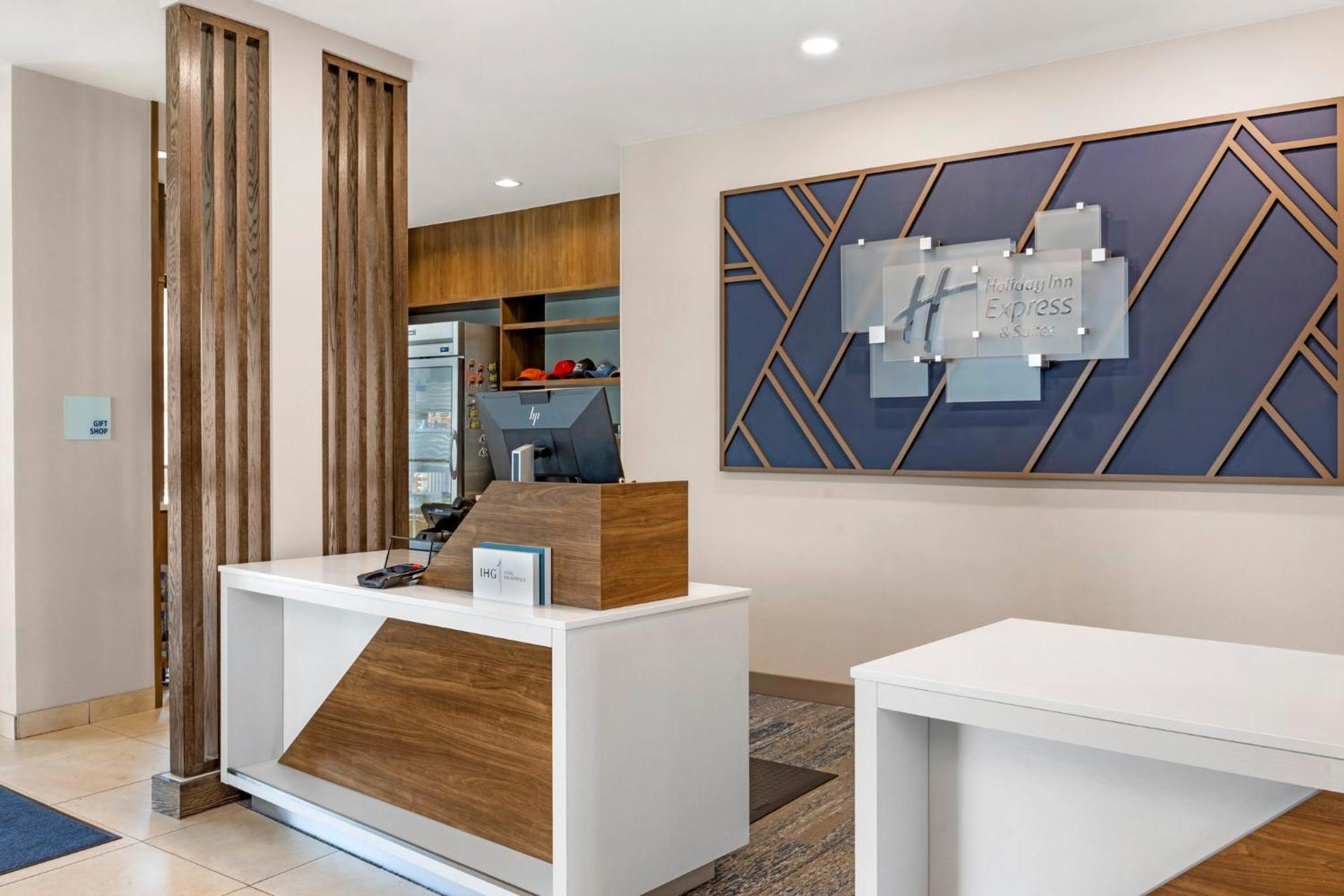 Holiday Inn Express Hotel & Suites Astoria By Ihg Exterior foto